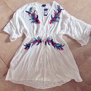 City Chic Womens Floral Embroidered V-Neck dress